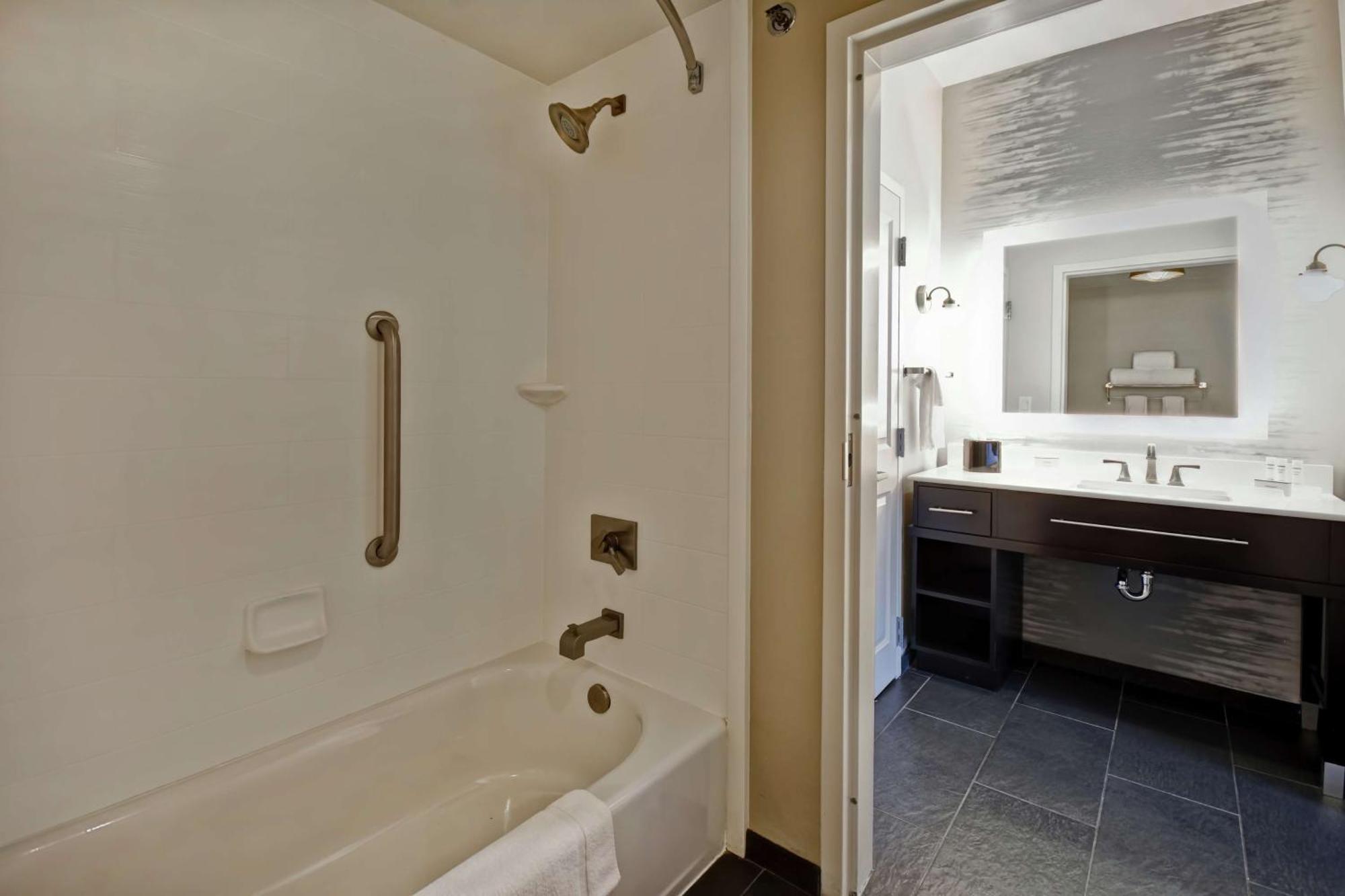 Homewood Suites By Hilton Dallas Arlington South Eksteriør bilde